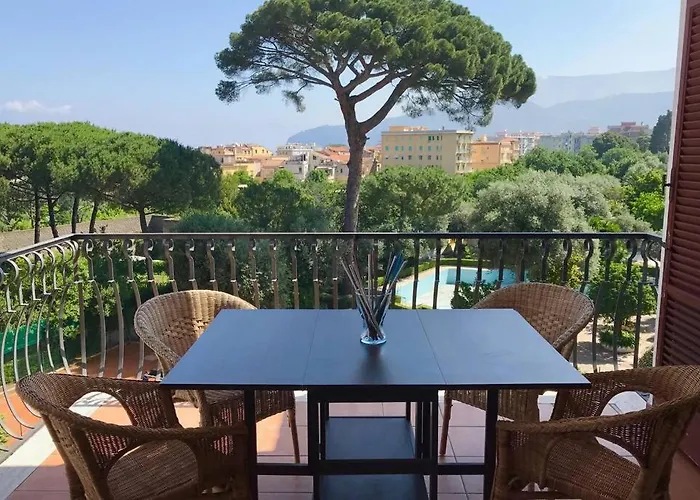 Cozy Sorrento Apartment